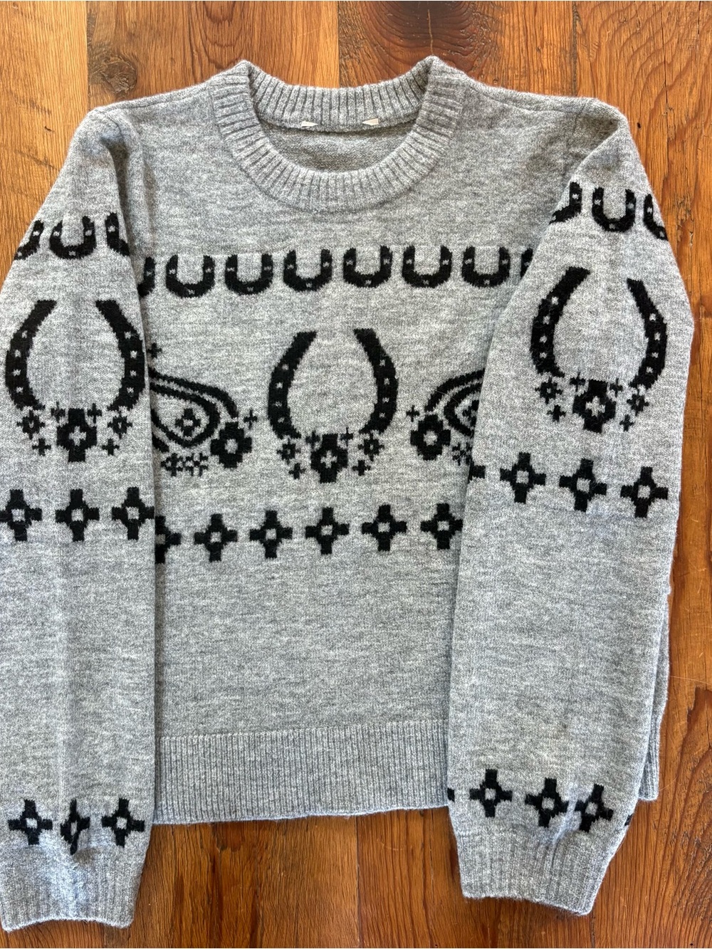 Gray and Black Horseshoe Geometric Motif Crewneck Knit Sweater, Women's Size M